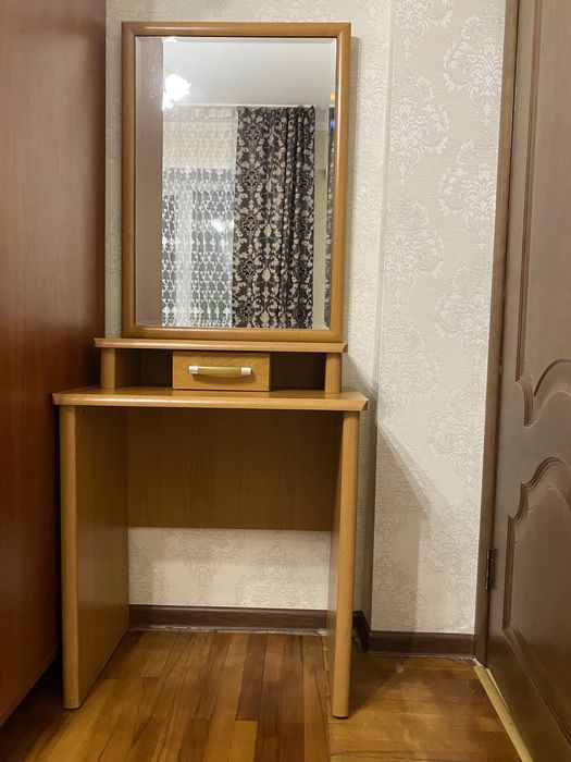 Срочно продам: Туалетный столик
