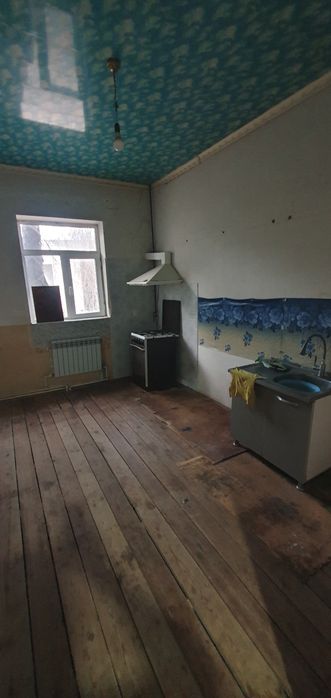 Xivada yòl ustida pojarniy yonda joylashgan bino ijaraga beriladi