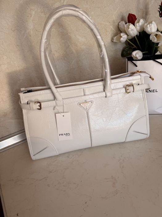 Дамска чанта Prada Bonnie среден размер