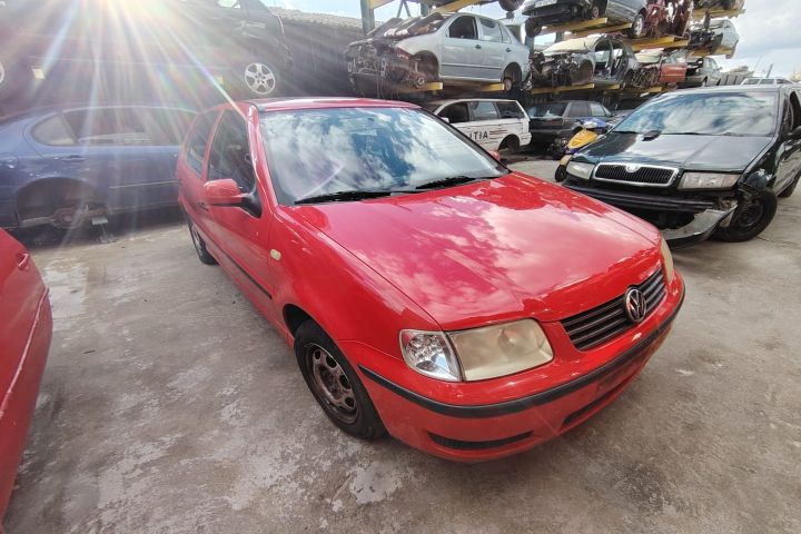 Bara fata Volkswagen VW Polo 2000 1.4 MT (60 hp)