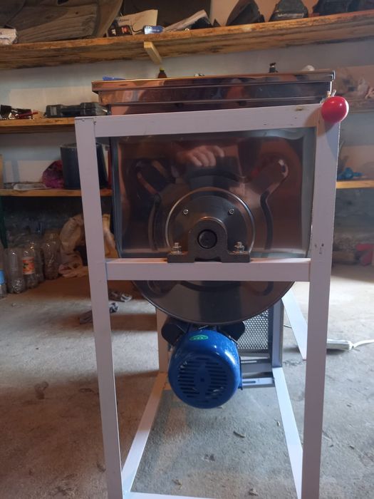 Тестомес профессиональный Тестомес бункерный