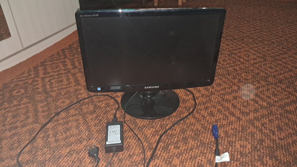 Монитор Samsung SyncMaster Sa100