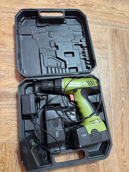 Шуруповёрт продам