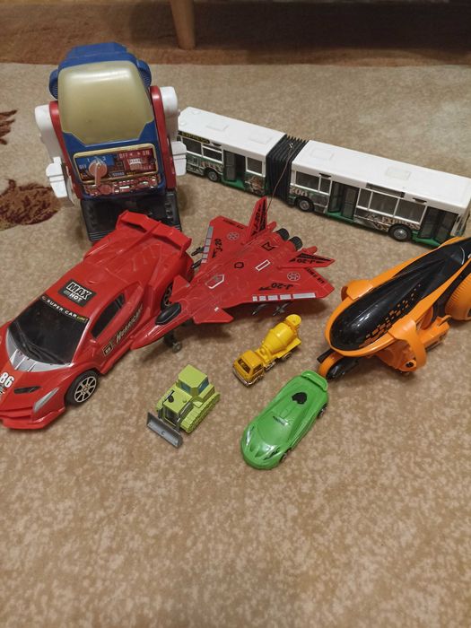 Автобус, кола, самолет