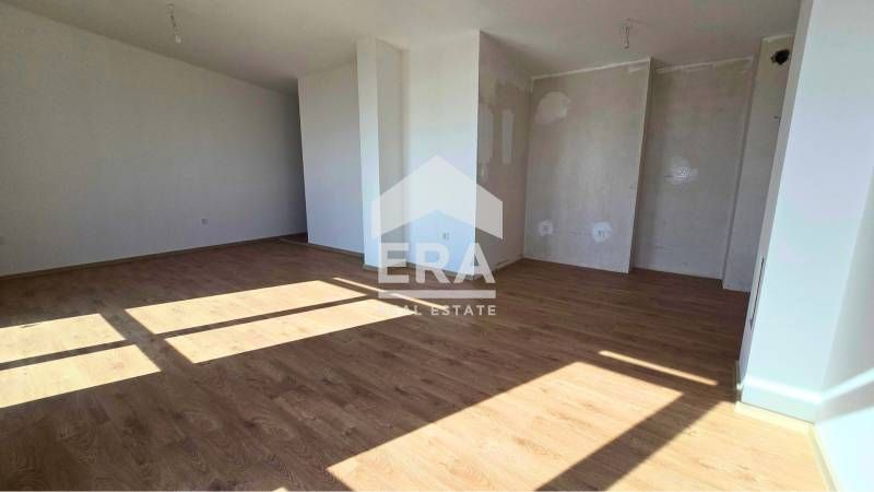 Продава се Тристаен апартамент в Варна, Бриз - 186 кв.м за 1075 €/кв.м - Снимка #1