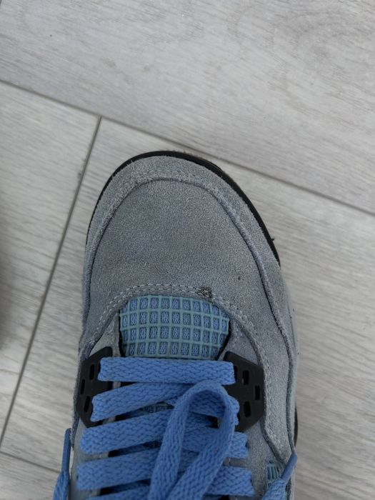 Jordan 4 Retro University Blue