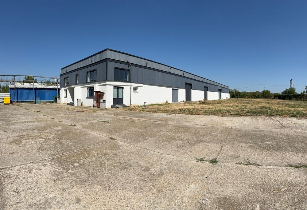 Vând sau închiriez spațiu comercial Hala 1200np teren 4620m