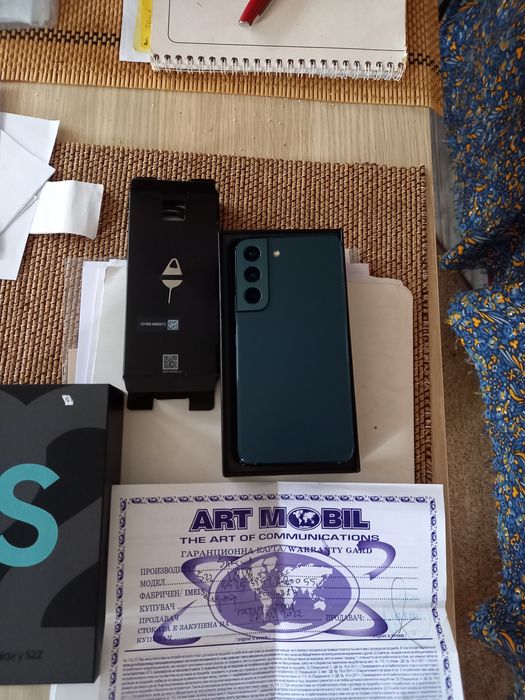 Мобилен телефон самсунг S22
