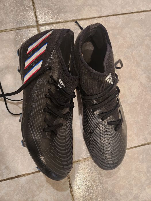 Футболни обувки Адидас