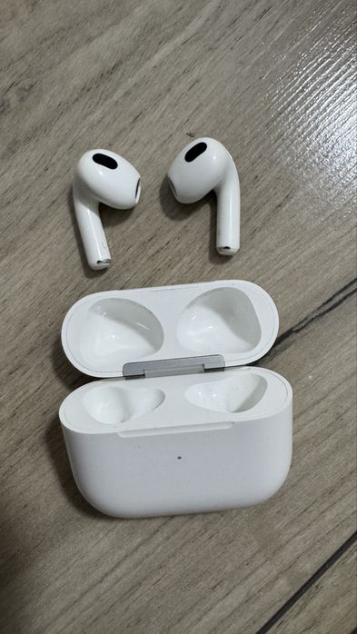 Apple AirPods Gen 3
