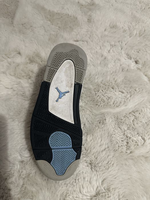 Jordan 4 University Blue