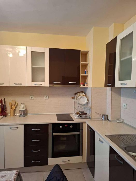 Дава се под наем Тристаен апартамент в Варна, Конфуто - 68 кв.м за 433.5 € - Снимка #2