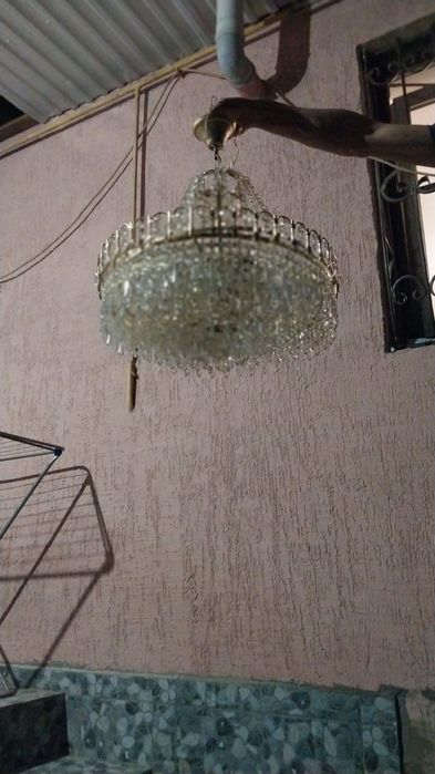 Продаётся люстра