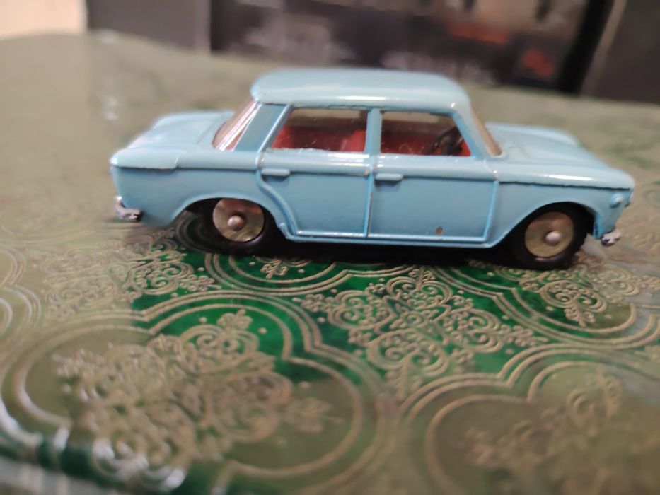 Ретро количка Fiat 1300 n9 mercury
85€