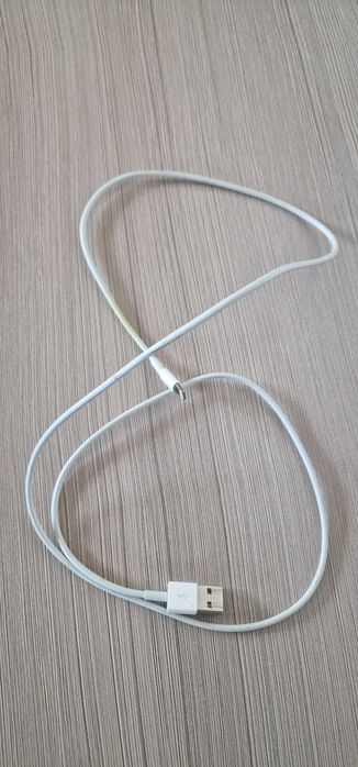 Apple USB-A към USB-C кабел