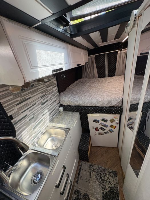 Autoruotă, campervan, omologată RAR, independentă energetic, echipată și pregătită pentru călătorii atât vara cât și iarna