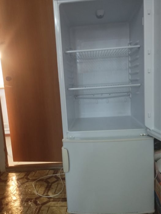 Продам недорого холодильник рабочий