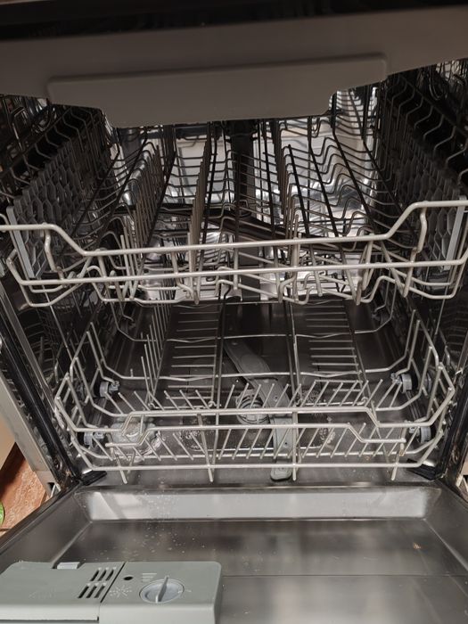 Vând mașină de spălat vase