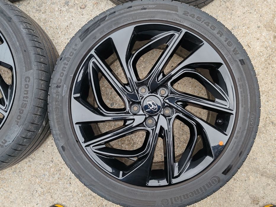 Hyundai Tucson 245/45/19