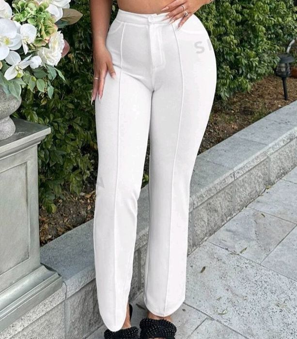 Бял елегантен панталон