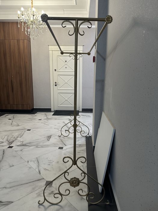 гардеробная вешалка