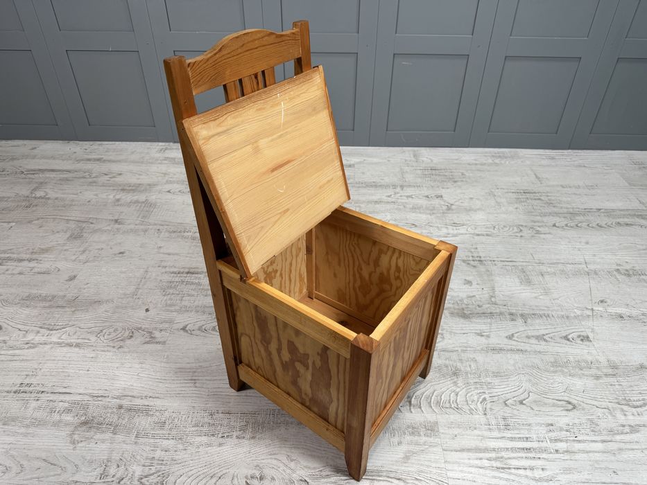 Селски шведски стол - ракла К056