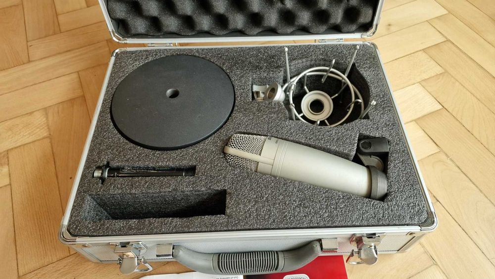 Микрофон-SAMSON с метална кутия