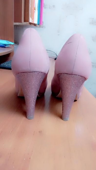Продам туфли праздничные