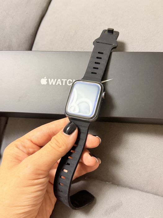 Продам часы apple watch 44 mm SE (Nike)
