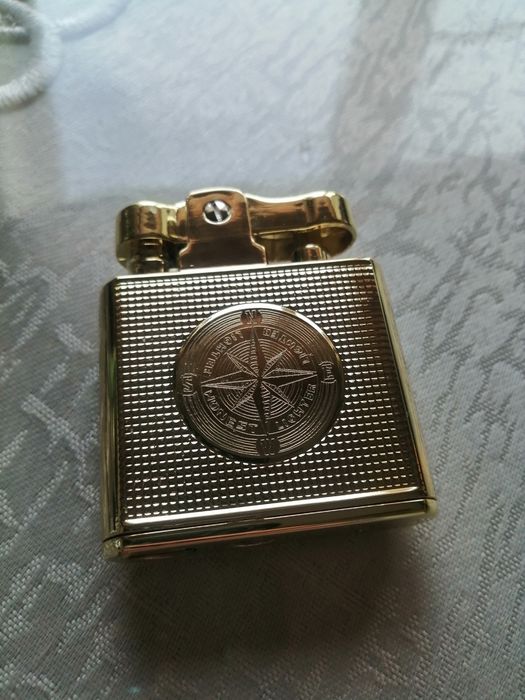 Новая зажигалка.