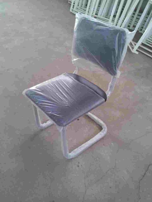 Стулья Сильвия .