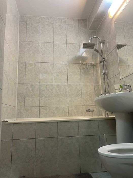 Proprietar, ofer spre inchiriere apt 3 camere, langa parc Drumul Taberei