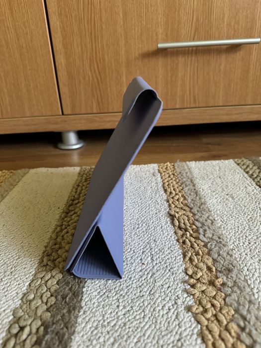 Husa iPad 11 Magnetic Trifold