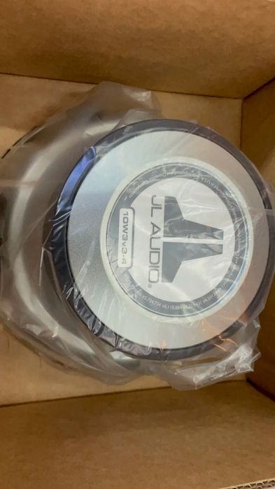 JL audio 10w3v3-4 subwoofer