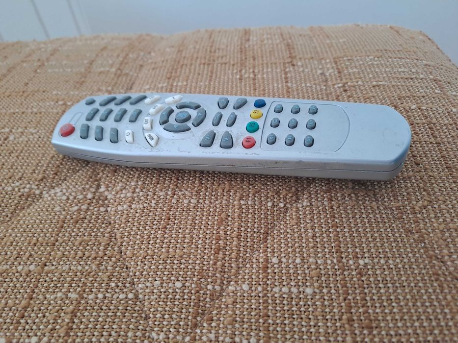 Продавам дистанционно TP-014 за ТВ приемник