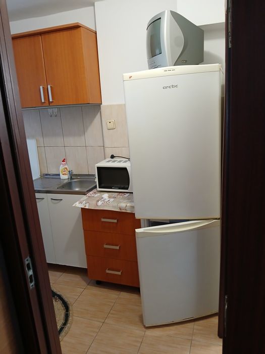 Închiriez garsoniera zona bartolomeu str.spicului - More