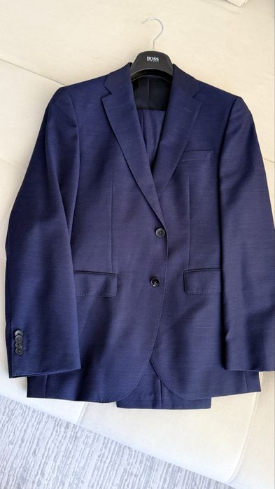 Костюм Hugo Boss оригинал новый