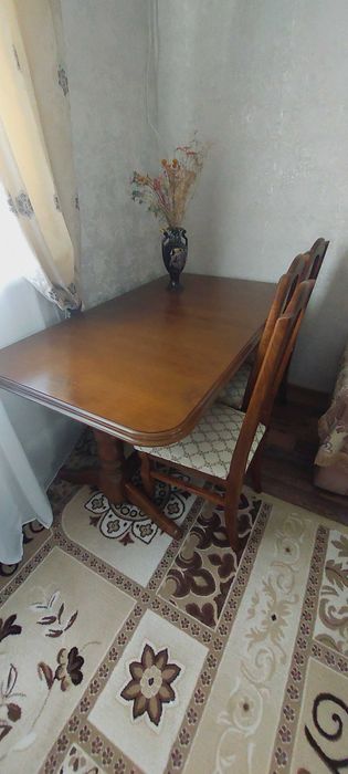 продается стол гостевой