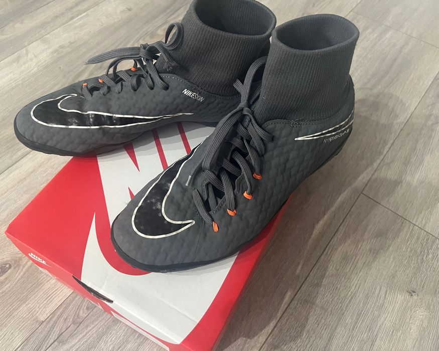 Обувки за футбол NIKE