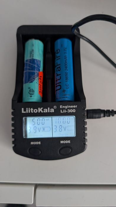 LiitoKala Lii-300  Incărcător Inteligent Li-Ion/NiMH 18650 26650 18500