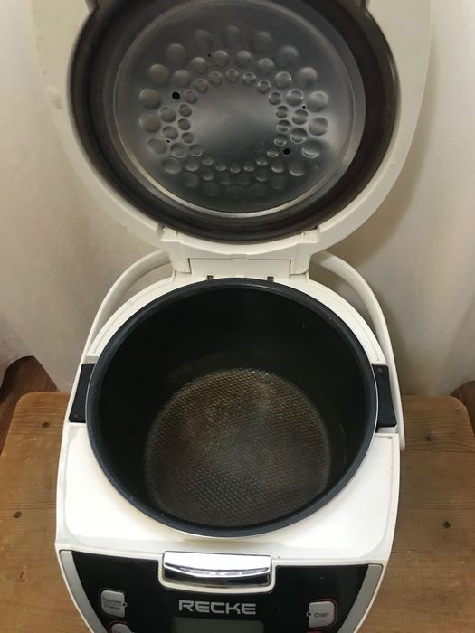 Мультиварка RECKE МС-150. 5 литров. 900 Ватт