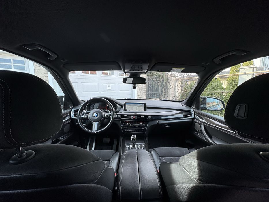 Schimb / Vand BMW X5 f15 pachet M interior/exterior , virtual Cockpit , 256 cp