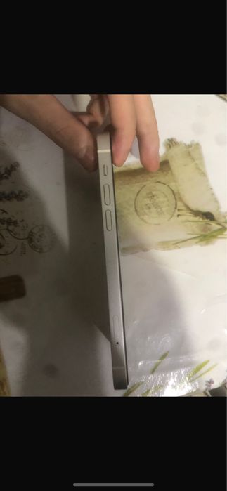 Продается айфон 12