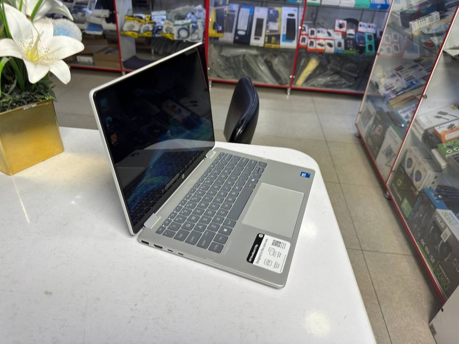 Hp omnibook X360 core i5-14 avlod DDR5 8/512SSD sensor IPS ekran ideal
