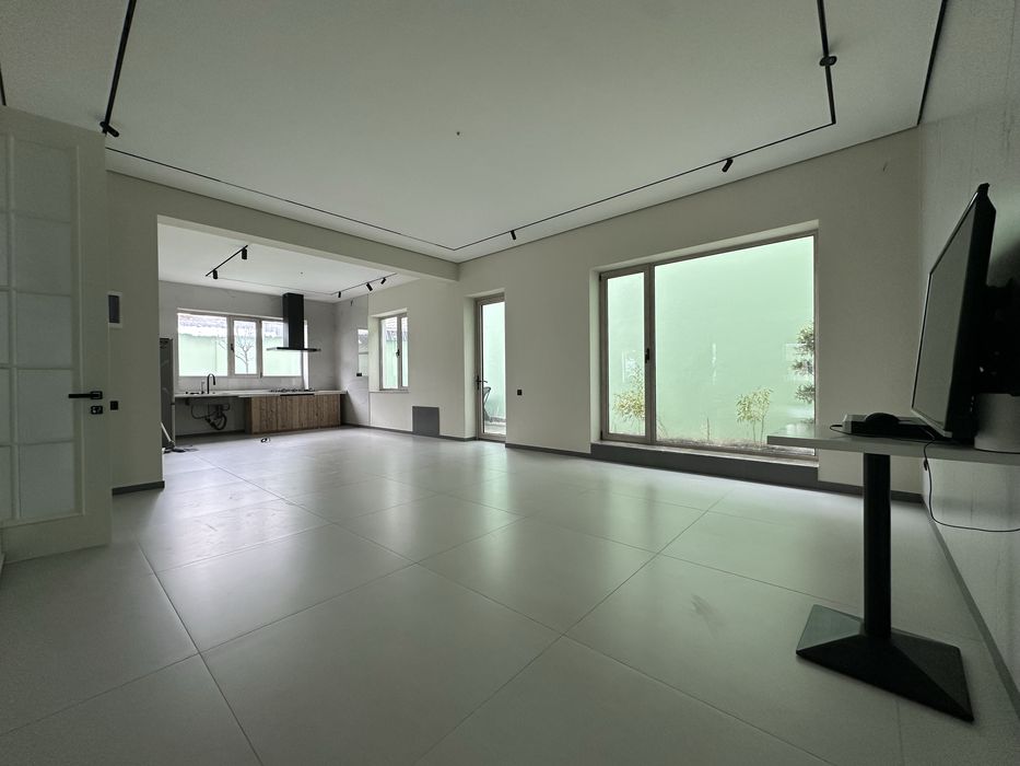 Никитина, Саехат.  Дом под комерческую недвижимость, можно в аренду