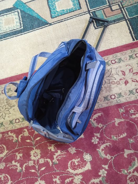 Продам сумку дорожную на колесах