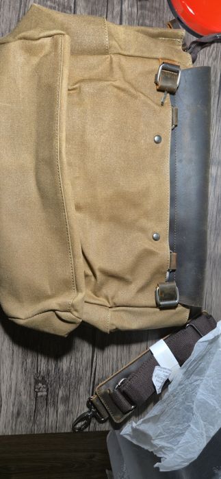 UrbanBag geantă de umăr din piele naturală și material textil cerat Urban Bag Zvolen – Maro