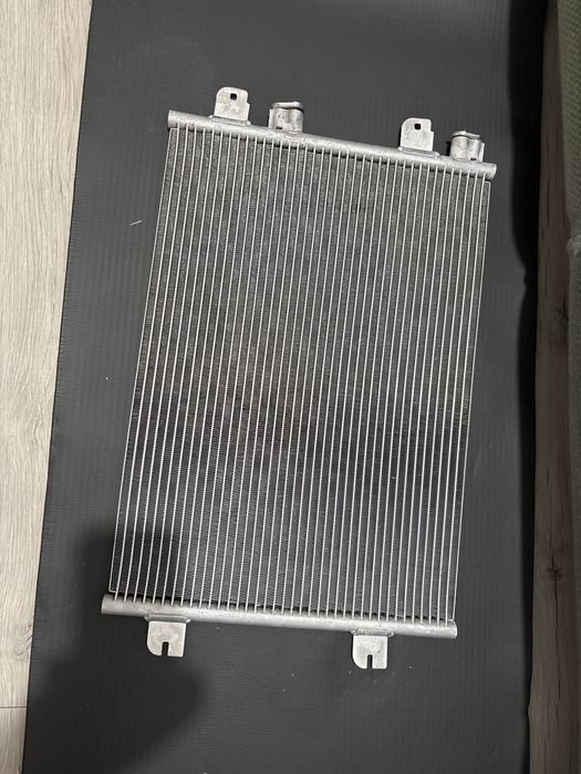 Vând condensator/radiator de aer condiționat pentru Dacia Logan I 1.5 dCi, 1.5 diesel (1461 cm³).