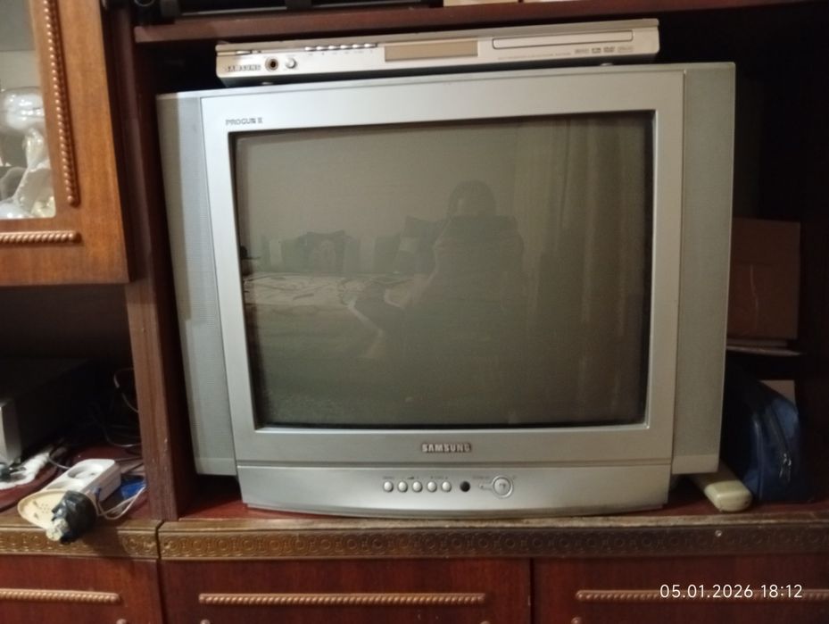 Продам телевизор Samsung и DVD проигрыватель .
