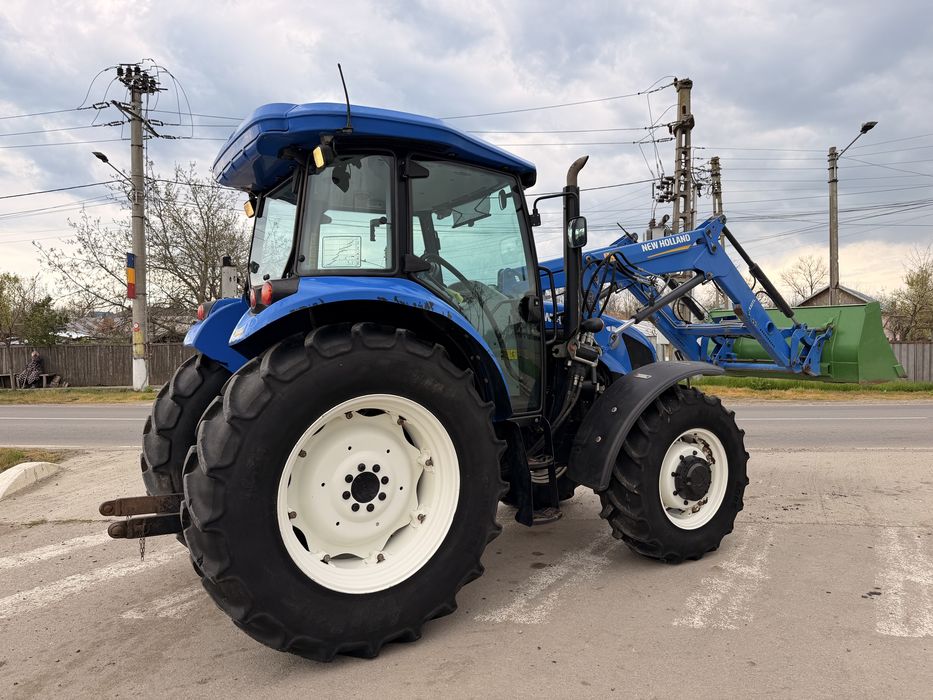 Tractor New Holland TD5.115 cu incarcator frontal